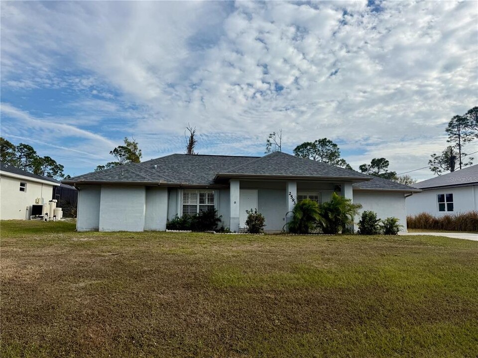 2593 Alhaven Terrace in North Port, FL - Building Photo