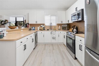 22731 SW 88th Pl in Cutler Bay, FL - Building Photo - Building Photo