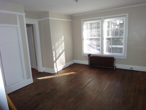 213 Dearborn Pl, Unit 1 Bedroom Apartment in Ithaca, NY - Foto de edificio - Building Photo