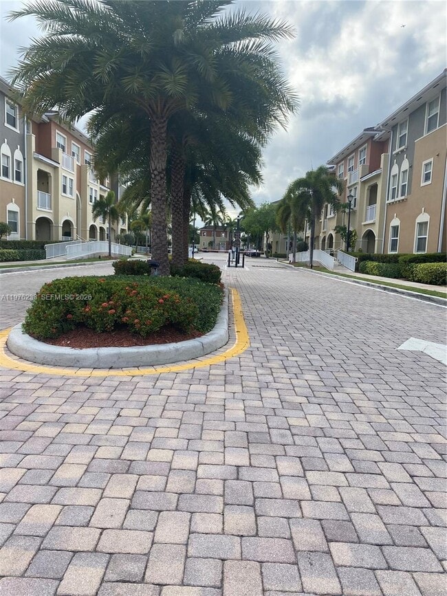 8800 NW 107 Ct in Doral, FL - Building Photo - Building Photo