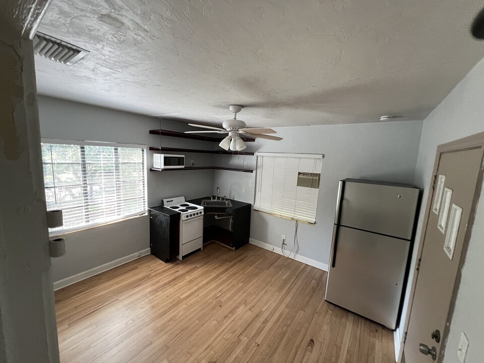 617 Hillcrest St, Unit A in Orlando, FL - Foto de edificio