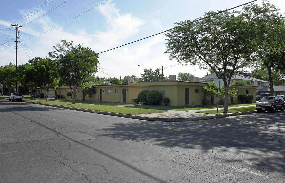 449 12th St in Merced, CA - Foto de edificio