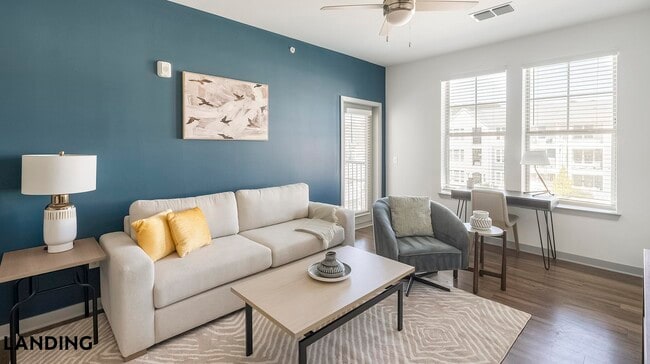 100 Wildwood Ct, Unit 1-1312 in Birmingham, AL - Foto de edificio - Building Photo