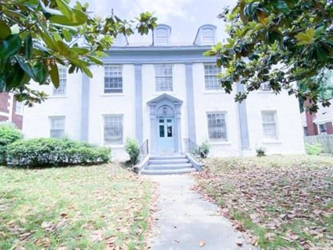 property at 128 Stonewall St