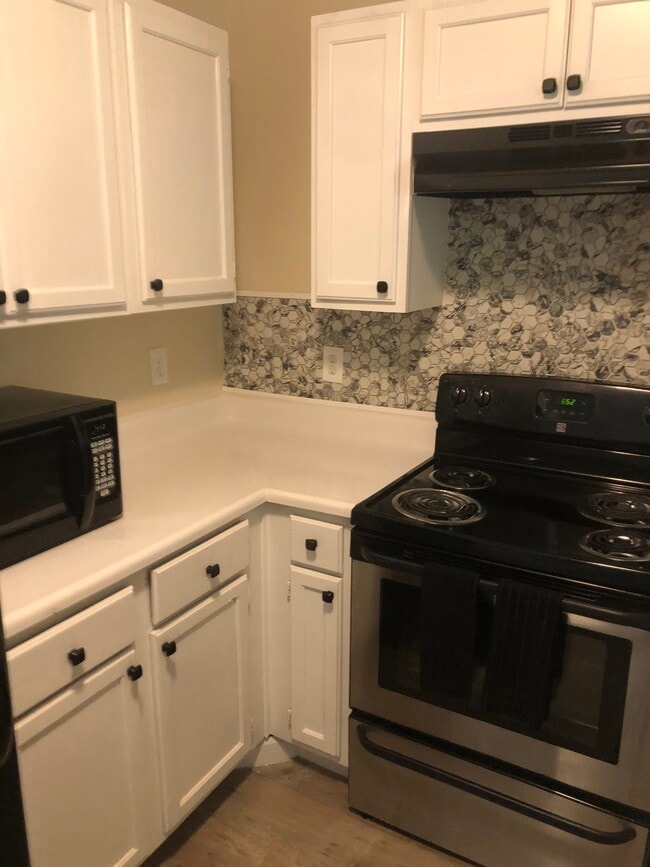 Pinebrooke - WE ACCEPT SECTION 8 in Riverdale, GA - Building Photo - Building Photo