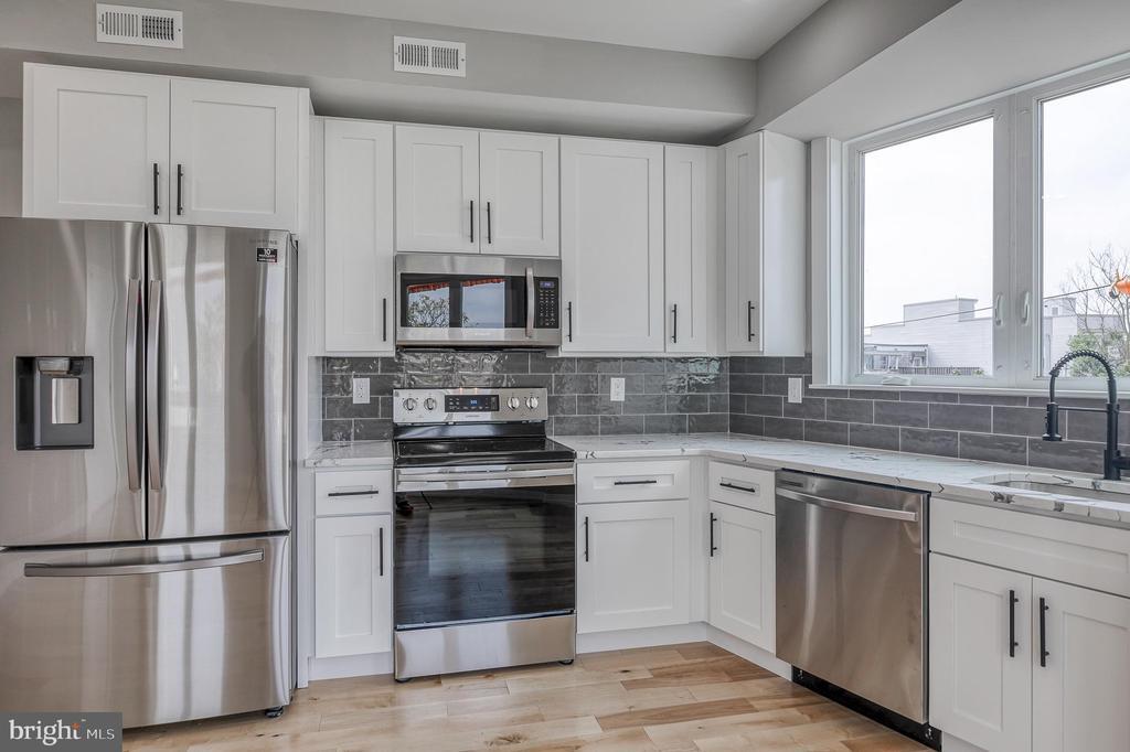 1917 N Lawrence St in Philadelphia, PA - Building Photo