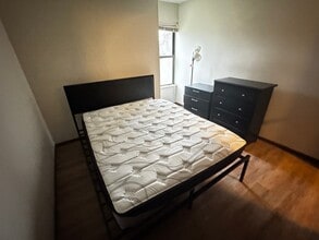 5745 Autumn Ridge Ct, Unit Apt A in Peoria, IL - Building Photo - Building Photo