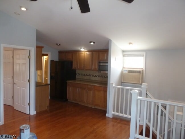 85 E Passaic Ave in Bloomfield, NJ - Building Photo - Building Photo