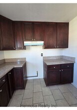 1234 W J St in Ontario, CA - Building Photo - Building Photo