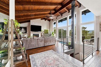 7039 Comanche Trail in Austin, TX - Building Photo - Building Photo