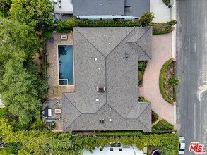 16314 Meadow Ridge Rd W in Los Angeles, CA - Building Photo - Building Photo