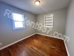 4109 Corinth Blvd in Dayton, OH - Building Photo - Building Photo