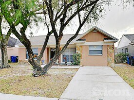 8206 Clermont St in Tampa, FL - Building Photo