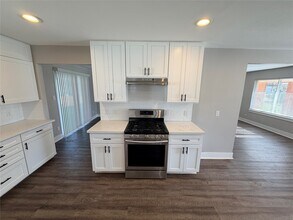 5105 Oak Ave in Pasadena, TX - Building Photo - Building Photo