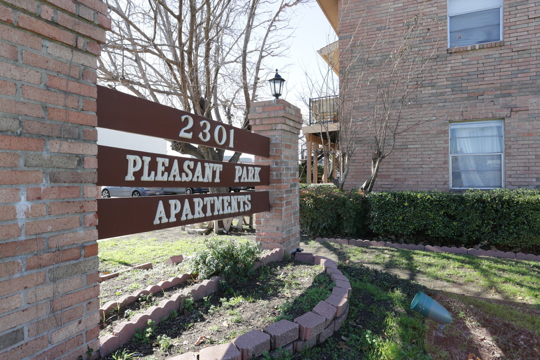 Pleasant Park Apartments in Plano, TX - Building Photo