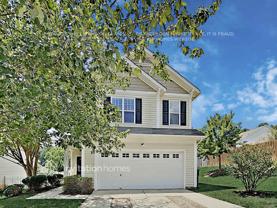 1821 Crabapple Tree Ln in Charlotte, NC - Foto de edificio