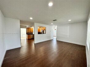 4500 SW 42nd Ter in Fort Lauderdale, FL - Foto de edificio - Building Photo