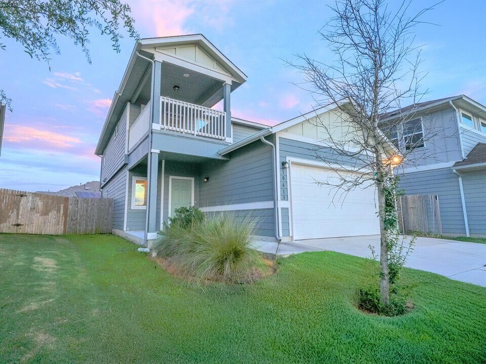 10613 Harwood Overlook Cove in Austin, TX - Building Photo