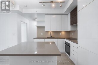 59-359 Annie Craig Dr in Toronto, ON - Building Photo - Building Photo