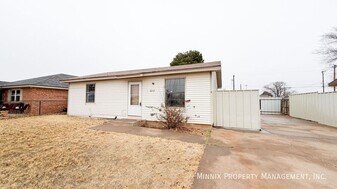 6212 22nd St in Lubbock, TX - Building Photo
