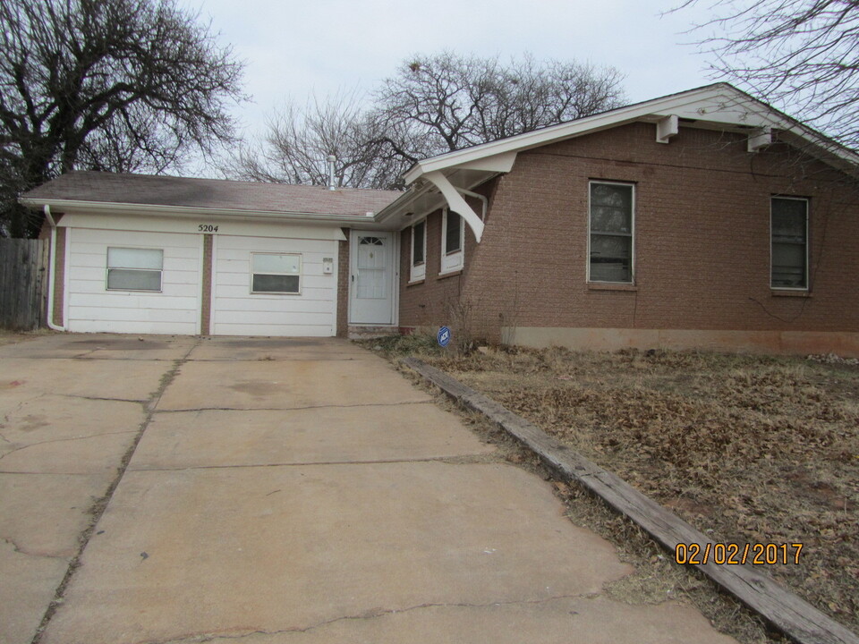 5204 Brookdale Dr in Oklahoma City, OK - Building Photo
