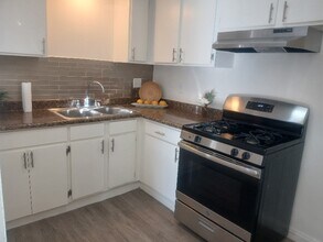 27273 Camp Plenty Rd in Santa Clarita, CA - Building Photo - Building Photo