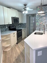 3302 SE Aster Ln in Stuart, FL - Foto de edificio - Building Photo