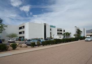 Craycroft Tower Apartments in Tucson, AZ - Building Photo - Building Photo