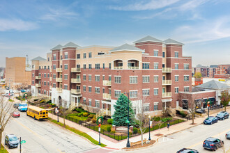 Station Crossing in Downers Grove, IL - Building Photo - Primary Photo