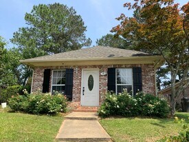 29 Hillcrest Dr in Hattiesburg, MS - Building Photo