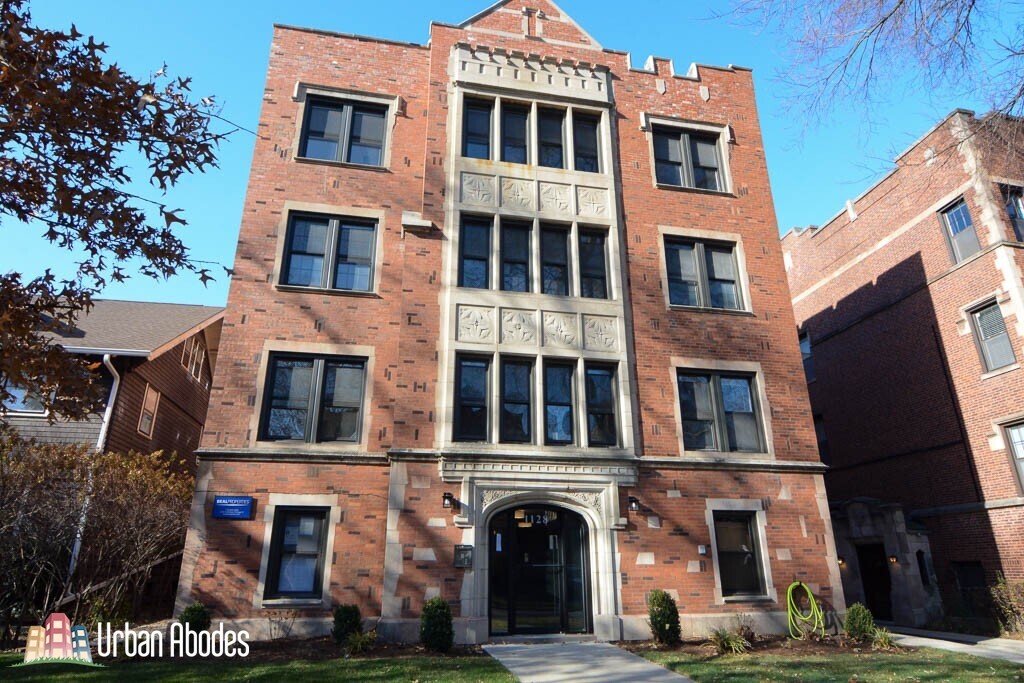 1128 Maple Ave, Unit A05C in Evanston, IL - Building Photo