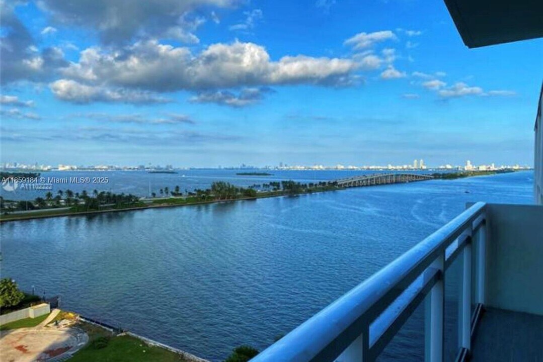 3301 NE 5th Ave in Miami, FL - Building Photo
