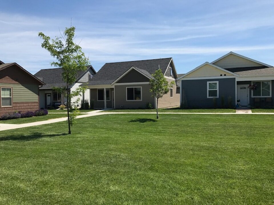 2464 Milkhouse Ave in Bozeman, MT - Building Photo