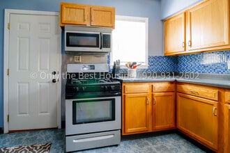 1658 Oregon St in Oshkosh, WI - Building Photo - Building Photo