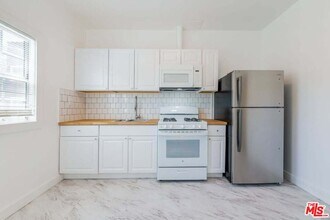 400 S Rampart Blvd in Los Angeles, CA - Building Photo - Building Photo