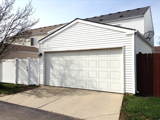 29 Harmony Ln in Romeoville, IL - Foto de edificio - Building Photo