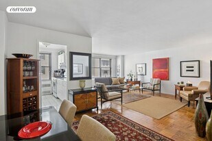 225 E 57th St in New York, NY - Building Photo