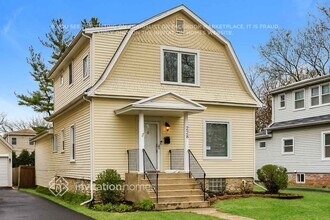 228 S Hickory Ave in Bartlett, IL - Building Photo - Building Photo