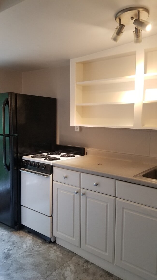 155 Lincoln Ave, Unit C in Amherst, MA - Foto de edificio - Building Photo