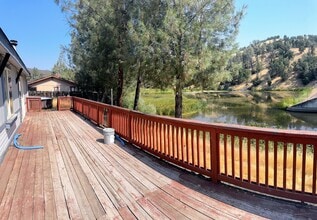2960 Peach Way in Clearlake Oaks, CA - Building Photo - Building Photo