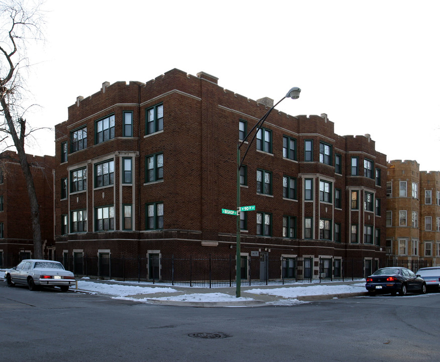 9001 S Bishop St in Chicago, IL - Building Photo