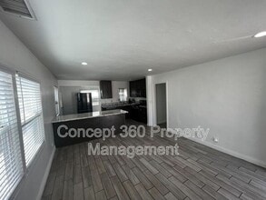 14101 1/2 Anderson Pl in Paramount, CA - Building Photo - Building Photo