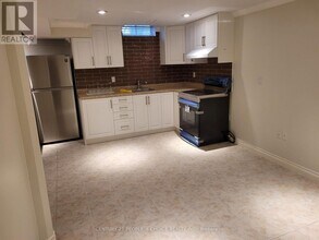 2524 Banfield Rd in Mississauga, ON - Building Photo - Building Photo