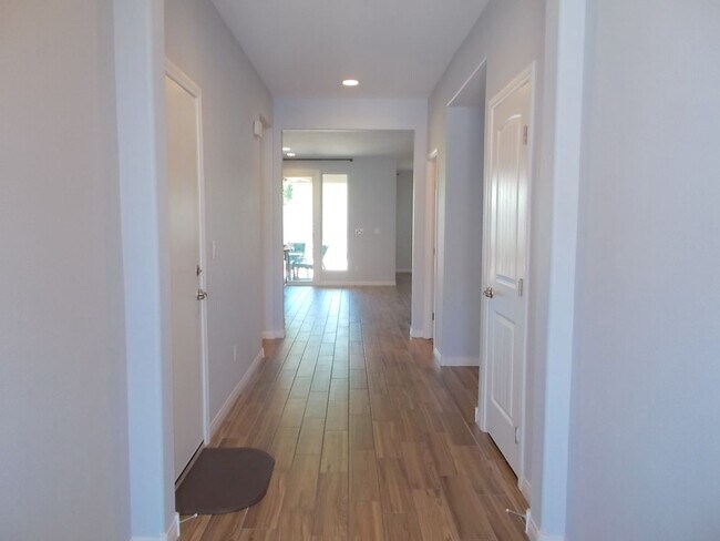 1401 Cattail Falls St in Boulder City, NV - Building Photo - Building Photo