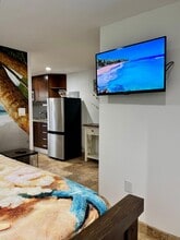 2542 Monroe St in Hollywood, FL - Building Photo - Building Photo