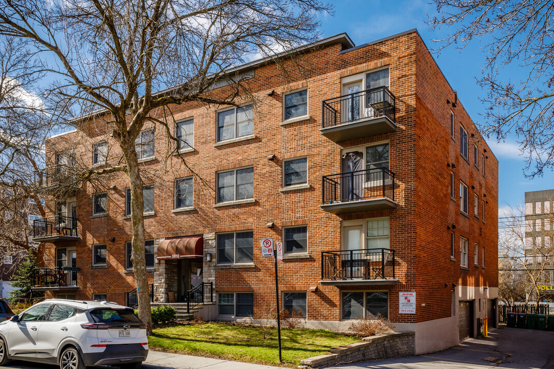 5810 Decelles Pl in Montréal, QC - Building Photo