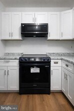 5 Warren Lodge Ct-Unit -B in Cockeysville, MD - Building Photo - Building Photo