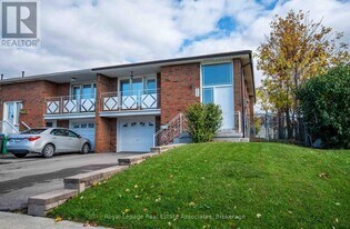 2559 Kingsberry Crescent in Mississauga, ON - Building Photo