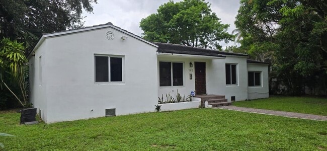 142 NW 98th St in Miami Shores, FL - Building Photo - Building Photo