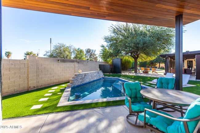 8325 E Wethersfield Rd in Scottsdale, AZ - Building Photo - Building Photo